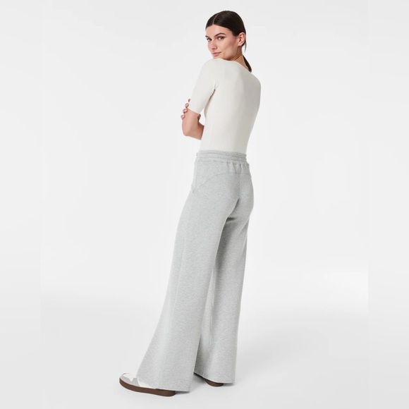 SPANX AirEssentials
Wide Leg Pant - lounge large - Picture 2 of 8